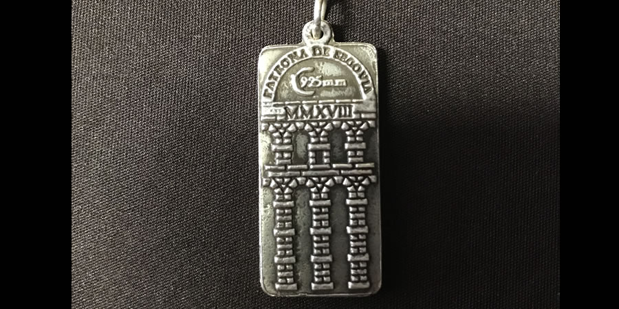 Medalla de la Virgen de la Fuencisla. Plata 925mm.